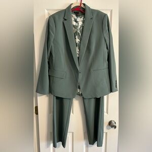 Ann Taylor Factory Women's Green Blazer Suit